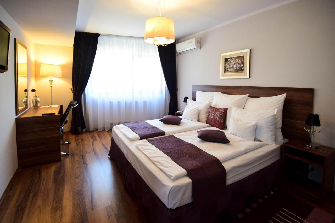 Cabrio Apart Hotel Cluj-Napoca Ngoại thất bức ảnh