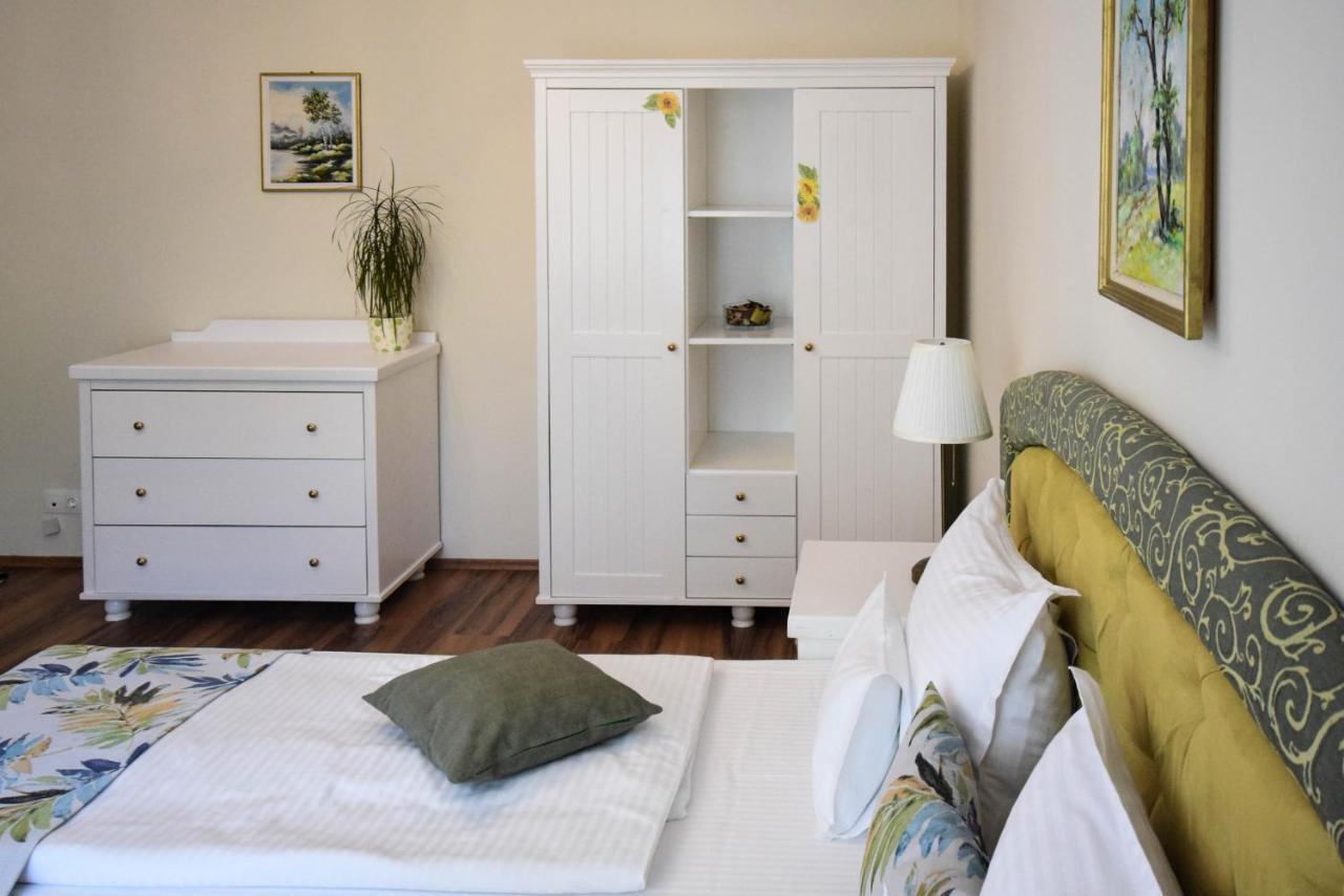 Cabrio Apart Hotel Cluj-Napoca Ngoại thất bức ảnh