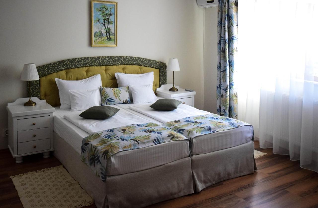 Cabrio Apart Hotel Cluj-Napoca Ngoại thất bức ảnh