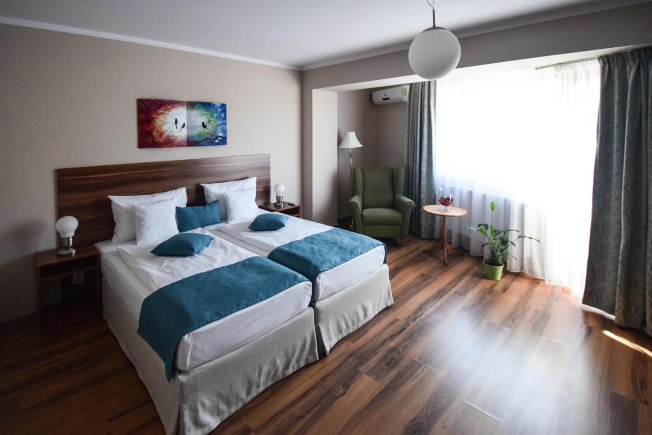 Cabrio Apart Hotel Cluj-Napoca Ngoại thất bức ảnh