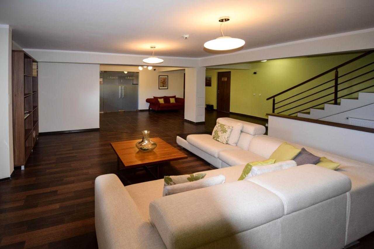 Cabrio Apart Hotel Cluj-Napoca Ngoại thất bức ảnh