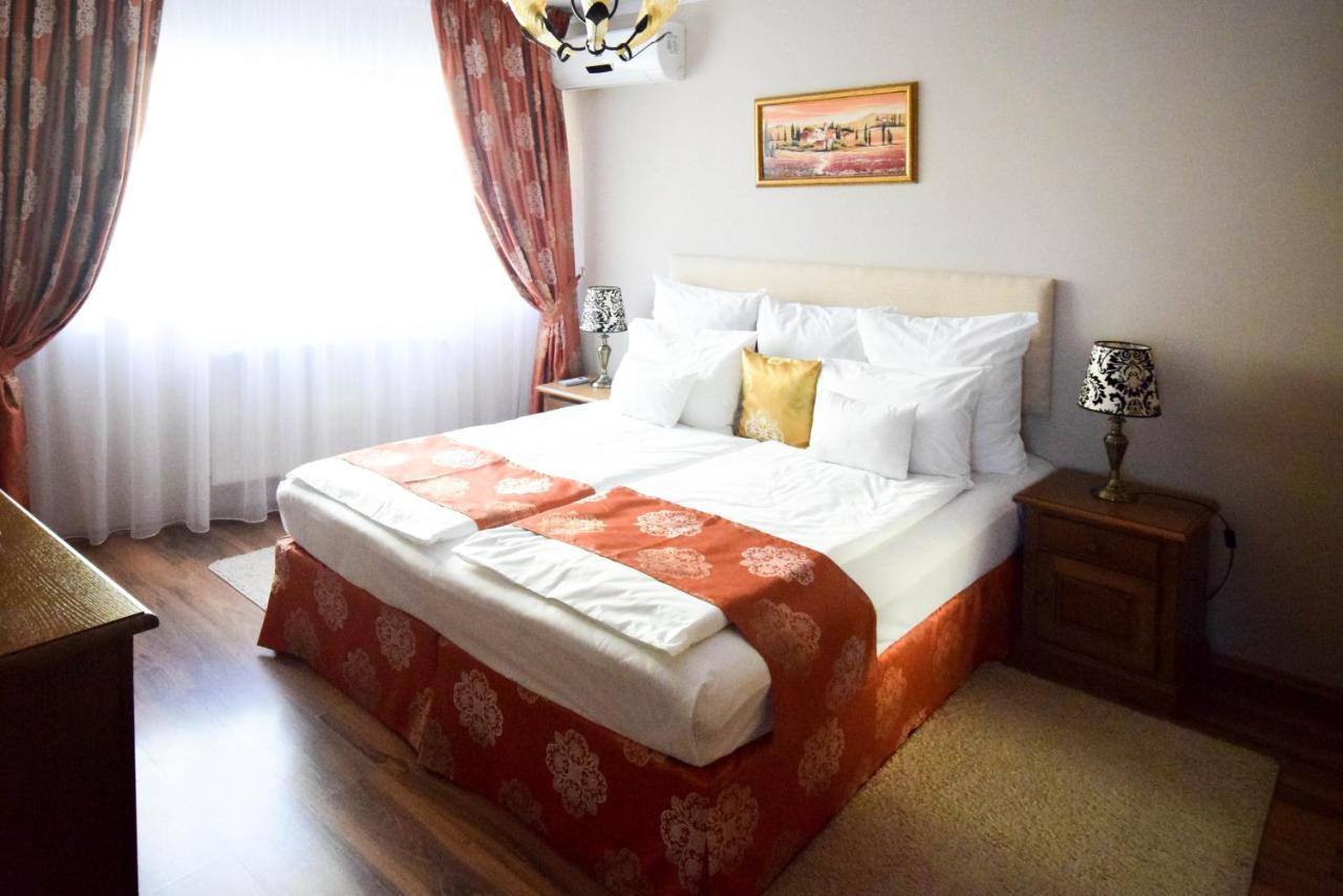 Cabrio Apart Hotel Cluj-Napoca Ngoại thất bức ảnh