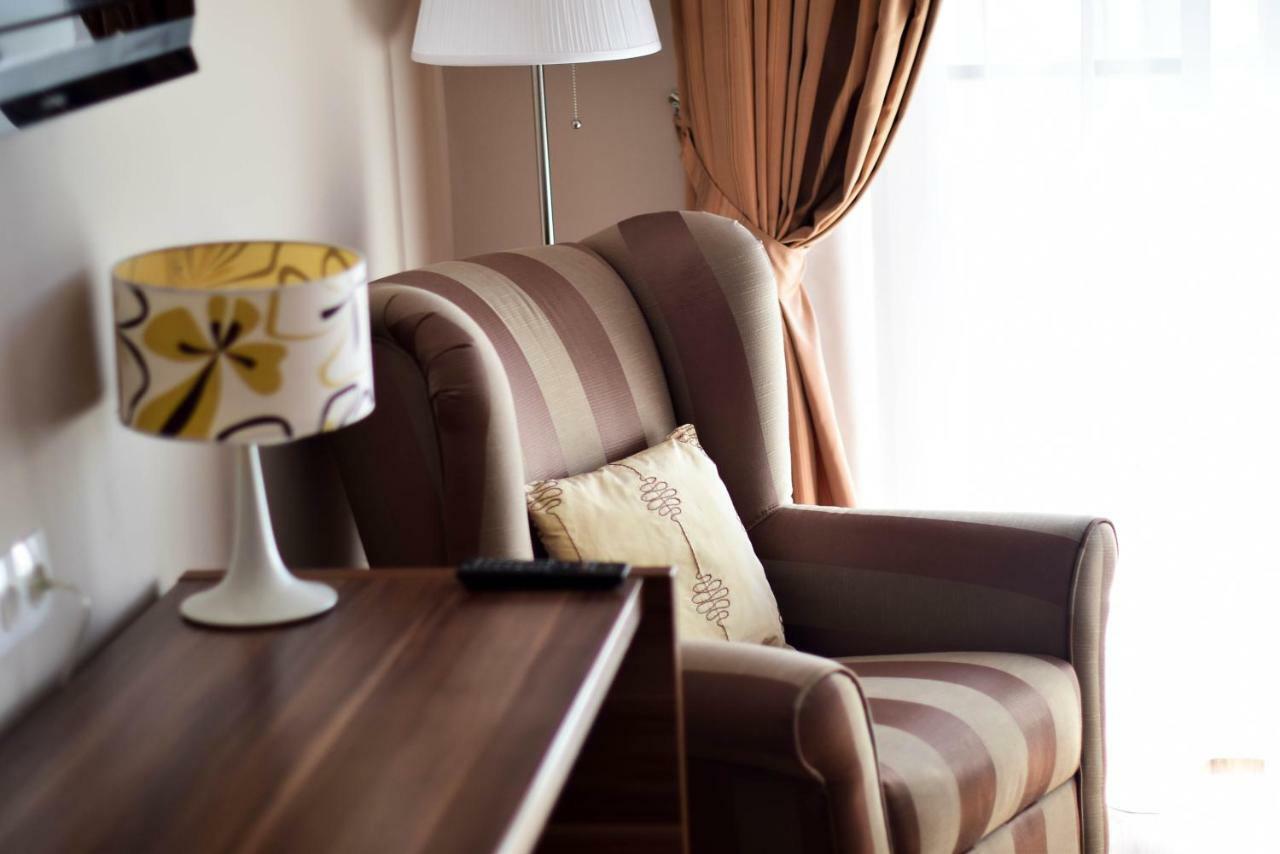 Cabrio Apart Hotel Cluj-Napoca Ngoại thất bức ảnh