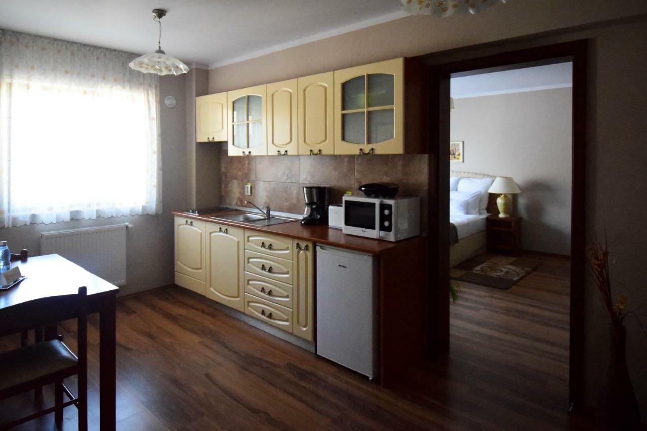 Cabrio Apart Hotel Cluj-Napoca Ngoại thất bức ảnh