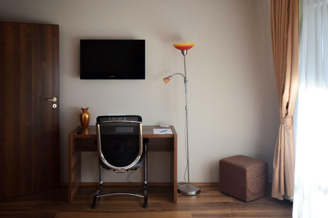 Cabrio Apart Hotel Cluj-Napoca Ngoại thất bức ảnh