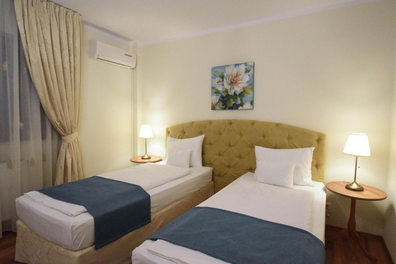 Cabrio Apart Hotel Cluj-Napoca Ngoại thất bức ảnh