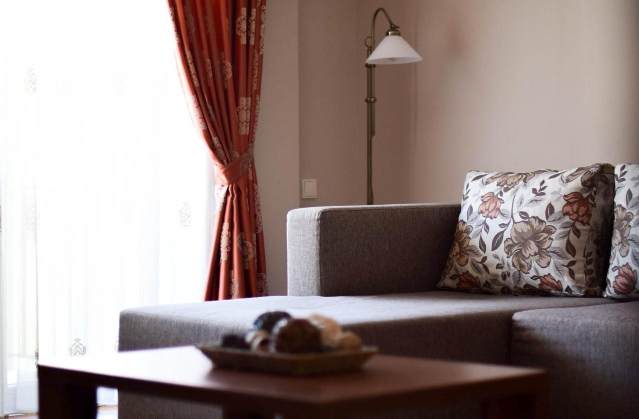 Cabrio Apart Hotel Cluj-Napoca Ngoại thất bức ảnh