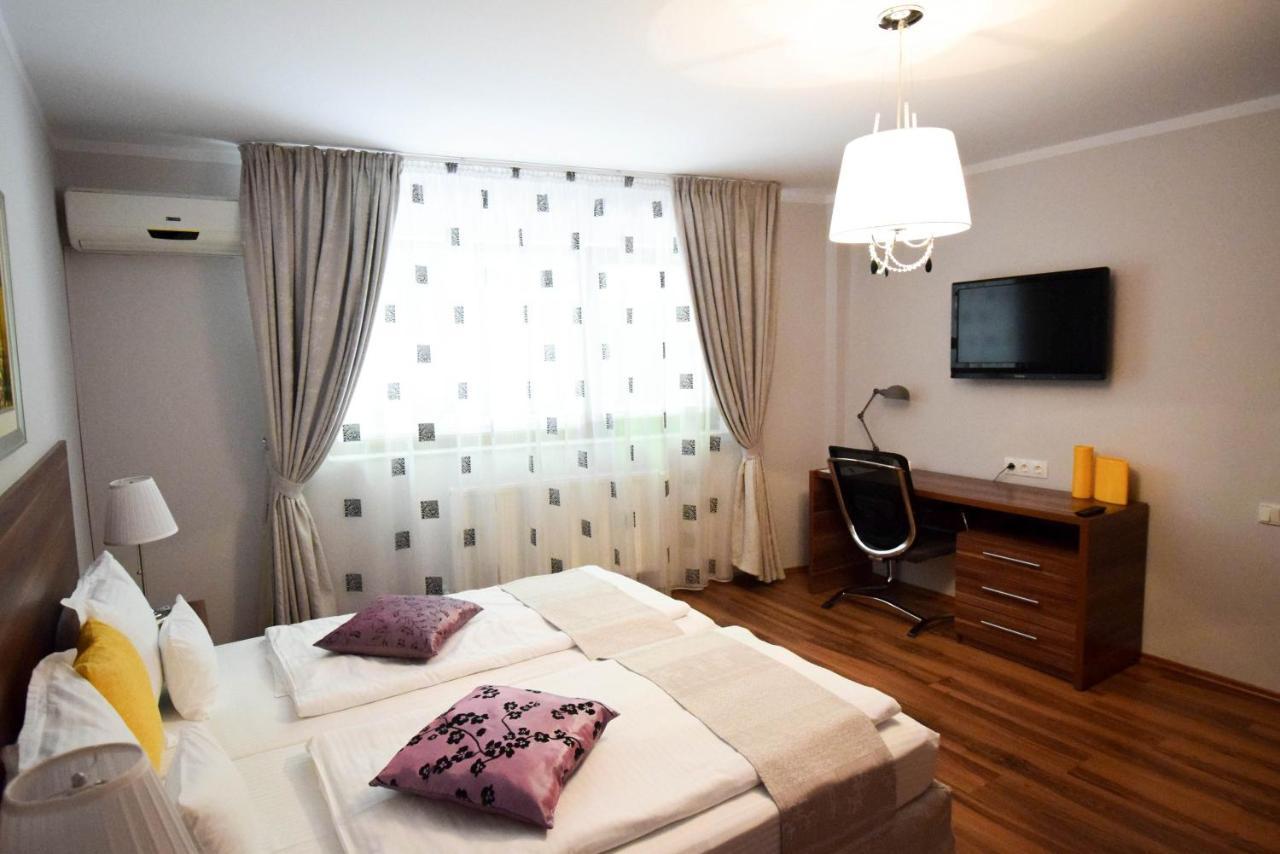 Cabrio Apart Hotel Cluj-Napoca Ngoại thất bức ảnh