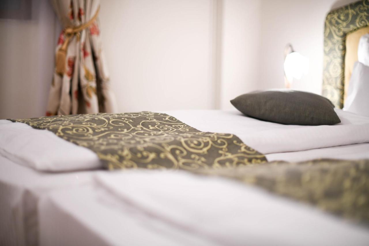 Cabrio Apart Hotel Cluj-Napoca Ngoại thất bức ảnh